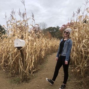 Meet your Posher, Julia